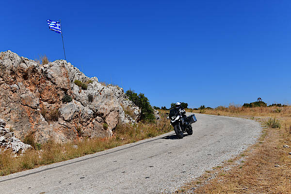 Motorradfahren unter der griechischen Flagge