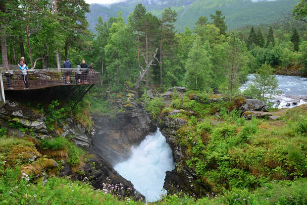 Fjorde, Trolle und Kurven erwarten Euch auf dieser geführten Motorradtour